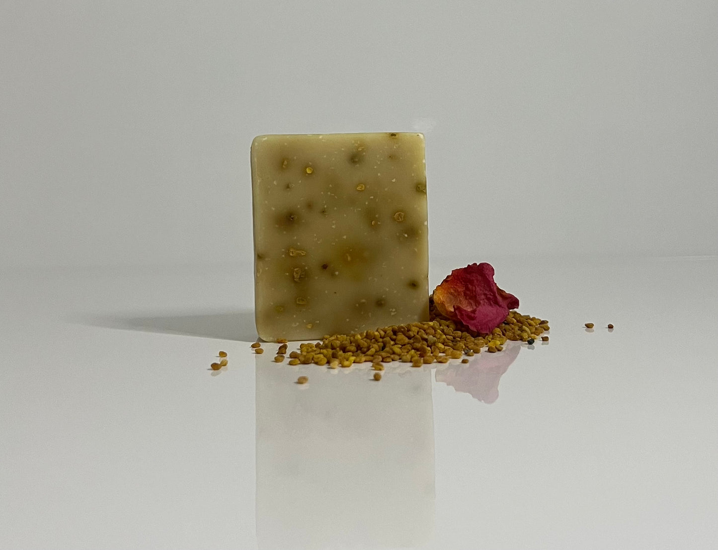 4M Naturkosmetik Honig und Blütenstaub Seife