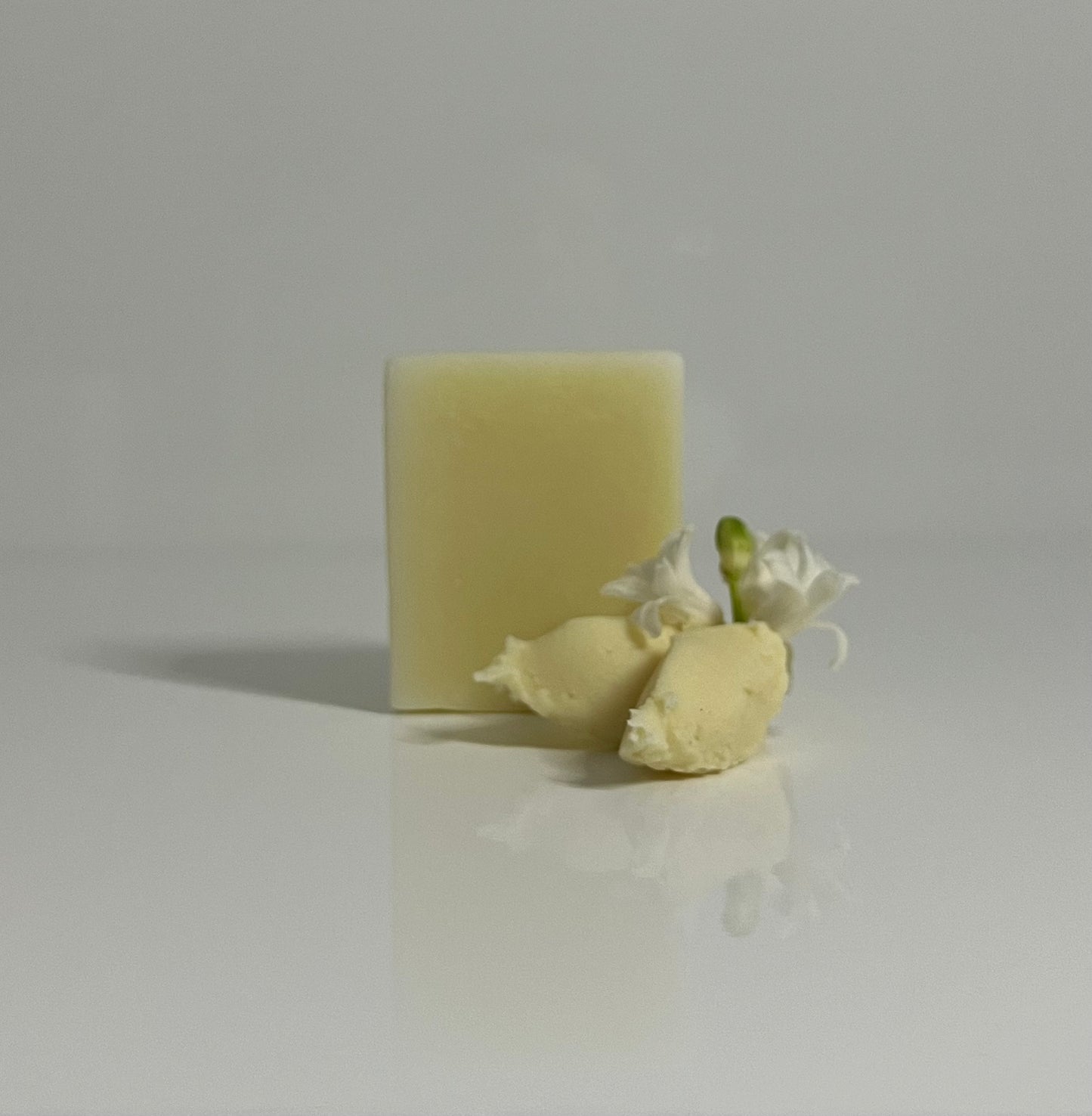 4M Naturkosmetik Seife mit Sheabutter und Ringelblumenöl